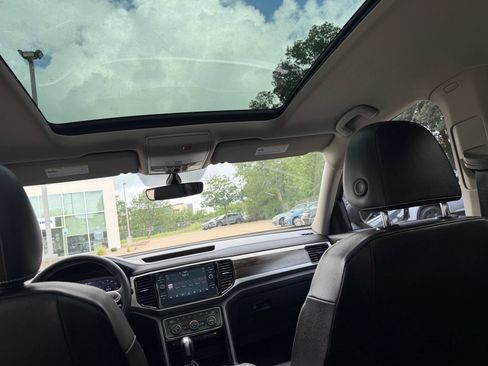 Used 2022 Volkswagen Atlas SE w/ Panoramic Sunroof Package FWD image 30