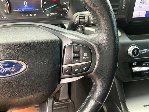 Used 2020 Ford Explorer XLT RWD image 18