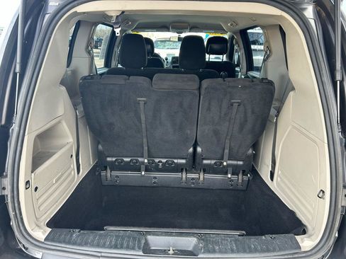 Used 2016 Dodge Grand Caravan FWD image 14