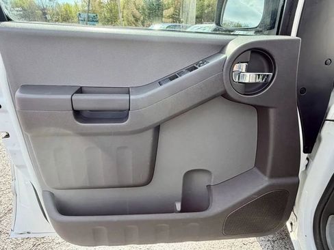 Used 2015 Nissan Xterra X AWD/4WD image 12