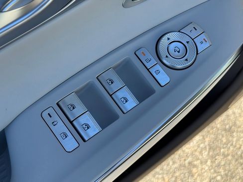 New 2026 Genesis GV70 2.5T Advanced image 25