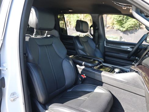 Used 2023 Jeep Wagoneer L 4WD image 65