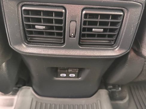 Used 2025 Toyota RAV4 XLE AWD/4WD image 16