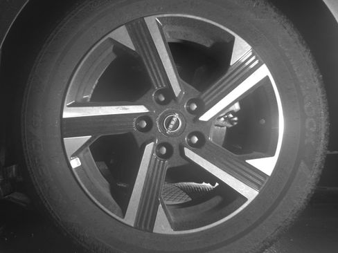 Used 2025 Nissan Sentra SV FWD image 17