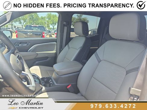 Used 2025 Chevrolet Colorado ZR2 w/ Technology Package AWD/4WD image 14