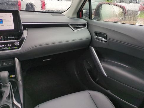Certified 2023 Toyota Corolla Cross XLE w/ Convenience Package FWD image 16