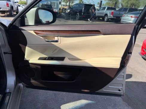 Used 2016 Lexus ES 350 w/ Luxury Package w/Wood Trim FWD image 24