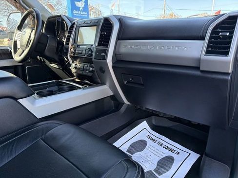 Used 2019 Ford F250 Lariat w/ Lariat Ultimate Package image 31