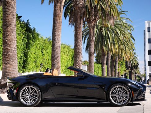 New 2026 Aston Martin V8 Vantage Convertible image 15