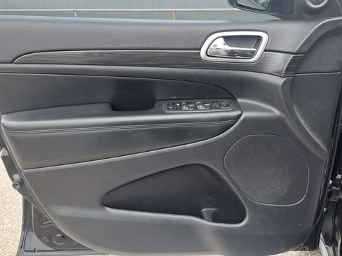 Used 2022 Jeep Grand Cherokee Laredo E w/ Security & Convenience Group image 10