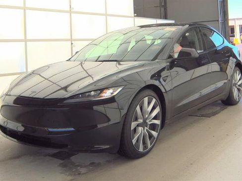 Used 2026 Tesla Model 3 AWD/4WD image 3