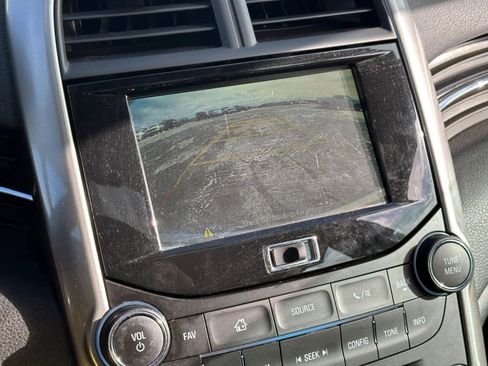 Used 2015 Chevrolet Malibu LT w/ Leather Package image 24