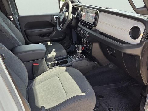 Used 2025 Jeep Wrangler Unlimited Sport AWD/4WD image 19