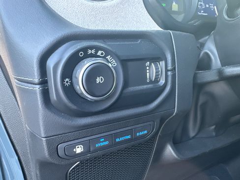 Used 2025 Jeep Wrangler Unlimited Sahara AWD/4WD image 29