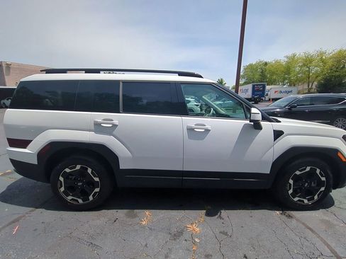 Used 2025 Hyundai Santa Fe SEL FWD image 5