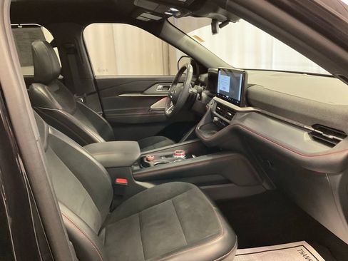 Used 2025 Ford Explorer ST AWD/4WD image 30
