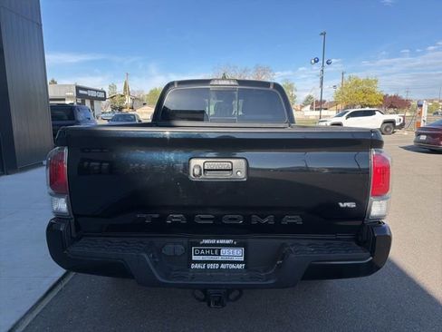 Used 2022 Toyota Tacoma TRD Sport image 7