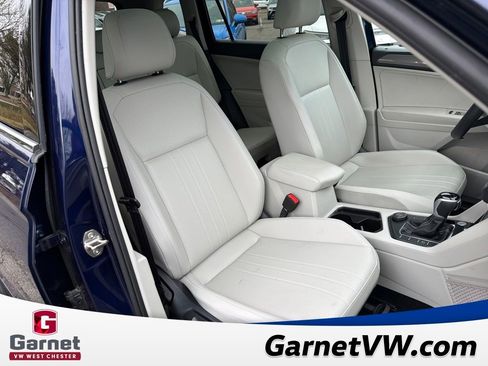 Used 2023 Volkswagen Tiguan SE w/ Panoramic Sunroof Package image 31