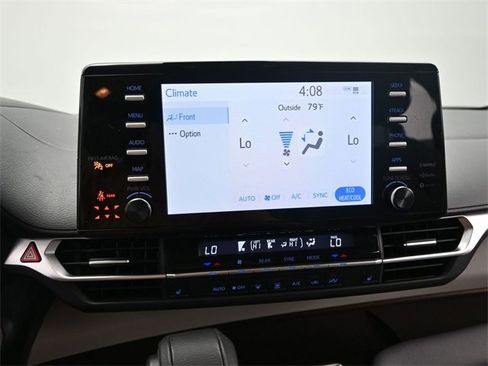 Used 2024 Toyota Sienna XLE image 29