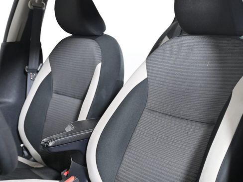 Used 2020 Nissan Versa SV image 24