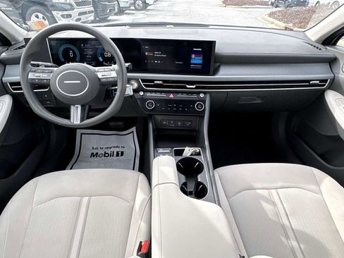 Used 2025 Hyundai Sonata SEL FWD image 19