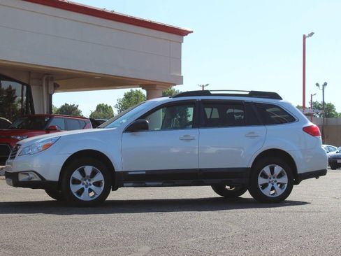 Used 2012 Subaru Outback 2.5i Limited AWD/4WD image 6