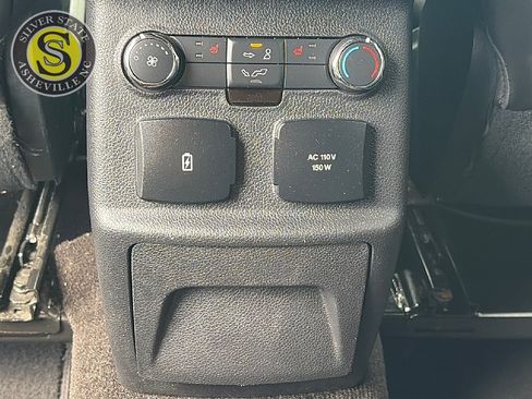 Used 2018 Ford Explorer Platinum AWD/4WD image 15