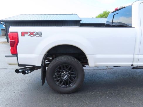 Used 2017 Ford F350 Platinum w/ Platinum Ultimate Package AWD/4WD image 21