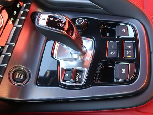 Used 2020 Jaguar F-TYPE R image 25