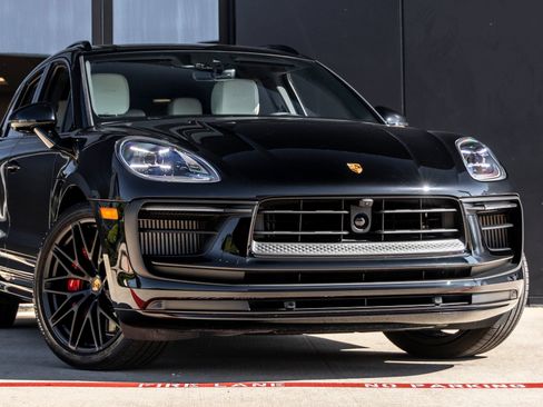 Certified 2025 Porsche Macan GTS AWD/4WD image 9