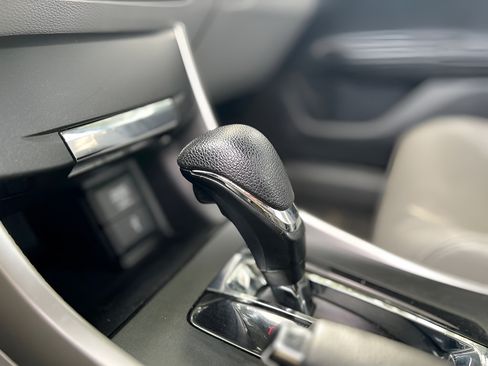 Used 2013 Honda Accord LX image 28