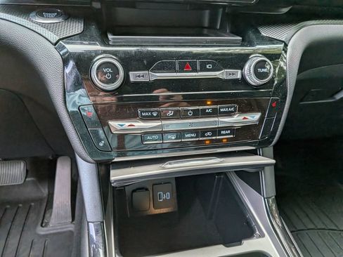 Used 2022 Ford Explorer ST-Line RWD image 20