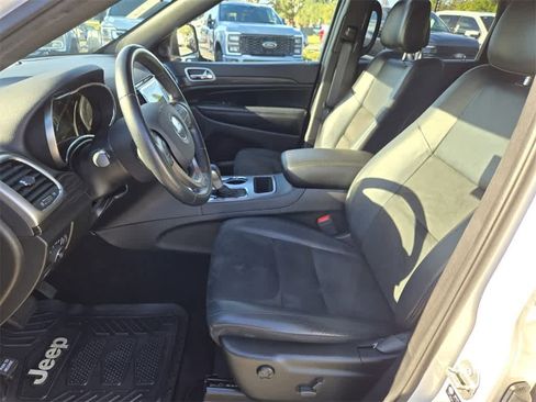 Used 2021 Jeep Grand Cherokee Laredo X image 10