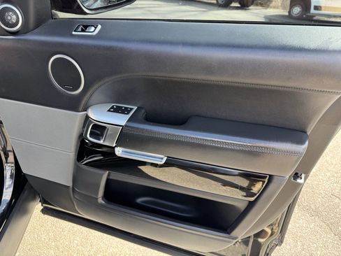 Used 2018 Land Rover Range Rover Sport SVR image 13