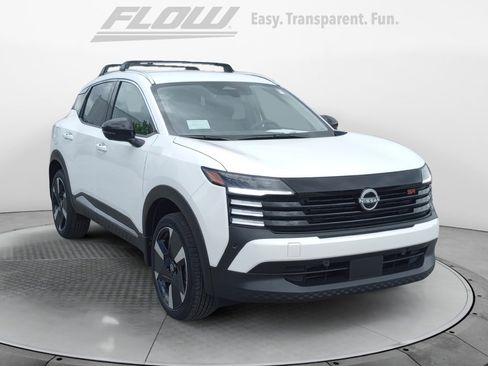 New 2026 Nissan Kicks SR w/ Cold Weather Package FWD image 1