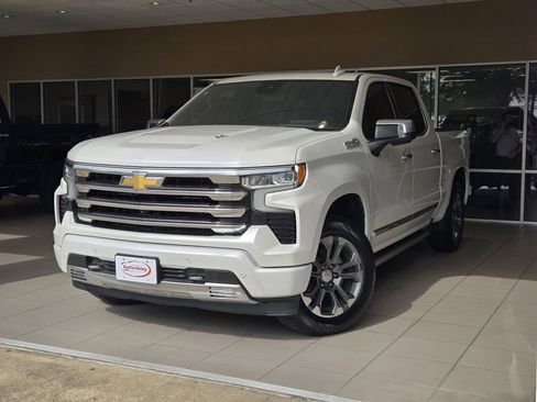 Used 2023 Chevrolet Silverado 1500 High Country w/ Technology Package AWD/4WD image 1