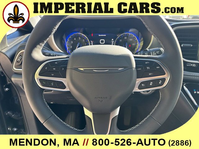 New 2027 Chrysler Pacifica Select FWD image 23
