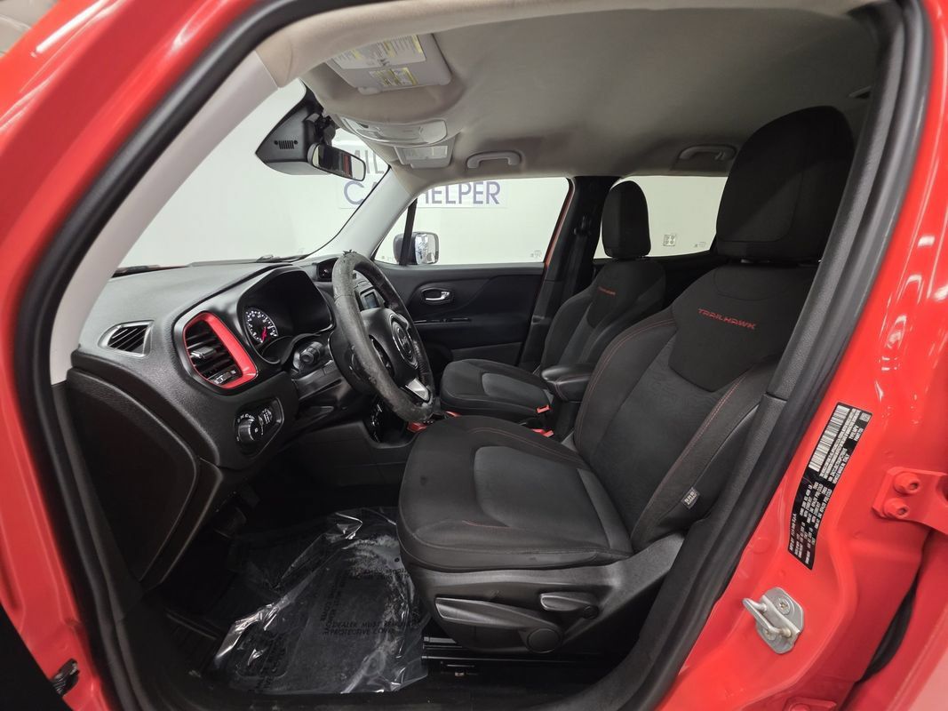 Used 2016 Jeep Renegade Trailhawk AWD/4WD image 18