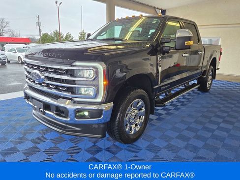 Used 2025 Ford F250 Lariat w/ Chrome Package image 4
