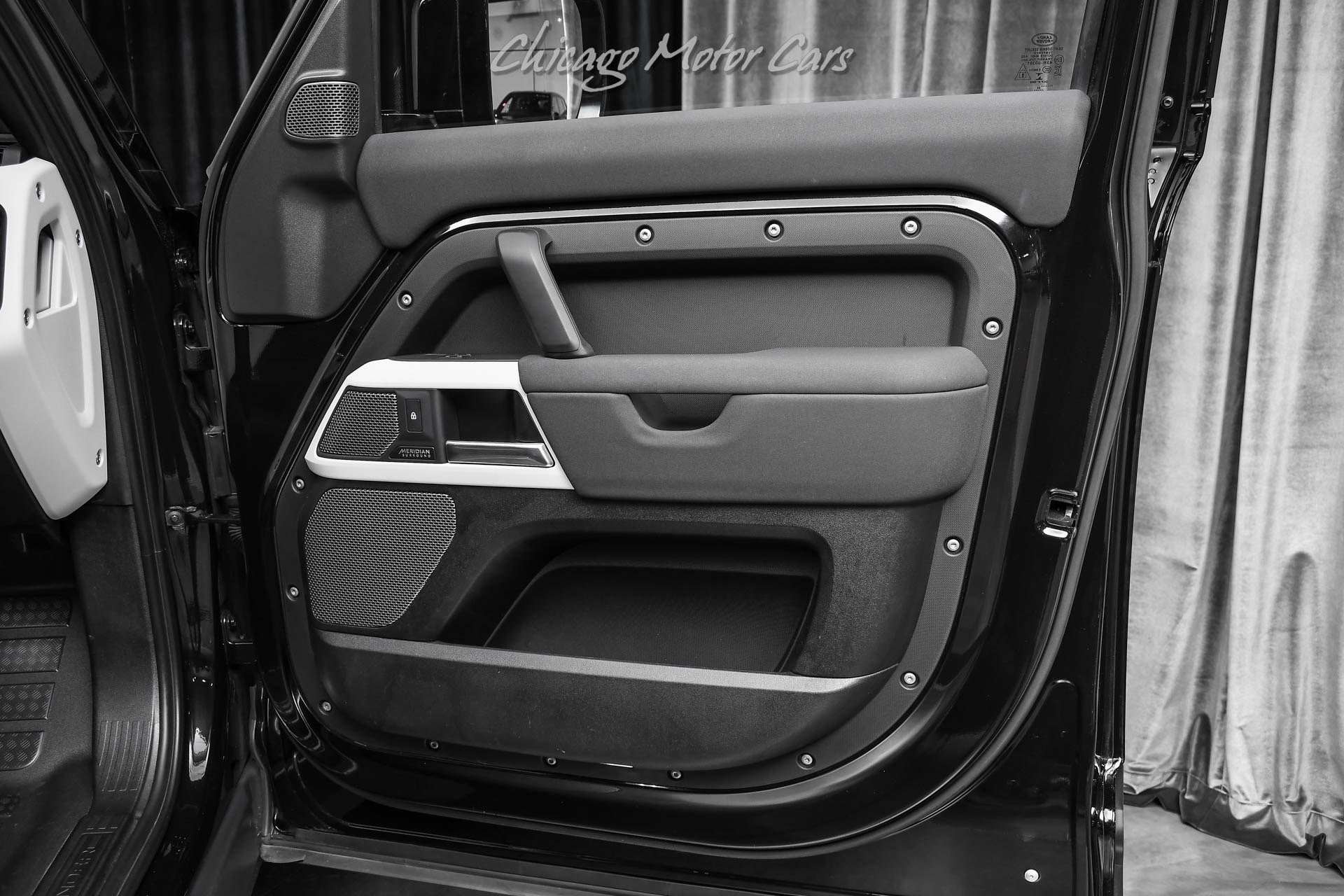 Used 2023 Land Rover Defender 110 SE AWD/4WD image 38