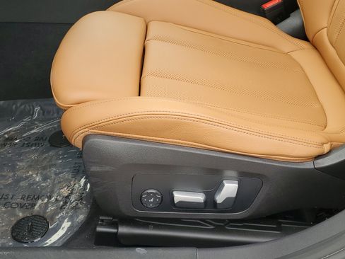 Certified 2023 BMW 330e xDrive 330e xDrive w/ Premium Package image 9