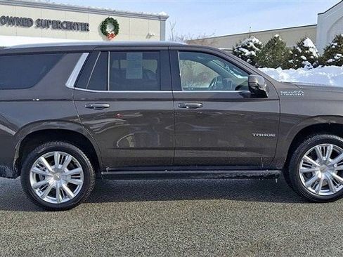 Used 2021 Chevrolet Tahoe High Country w/ Premium Package image 9