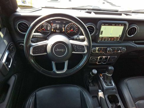 Used 2019 Jeep Wrangler Unlimited Sahara w/ Quick Order Package 24M Moab AWD/4WD image 11