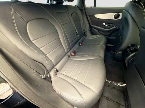 Used 2019 Mercedes-Benz GLC 300 4MATIC image 14