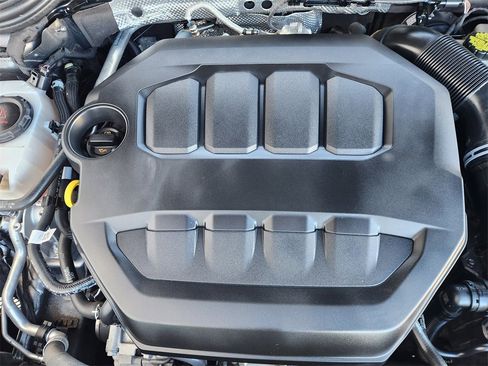 Used 2022 Volkswagen GTI SE image 31