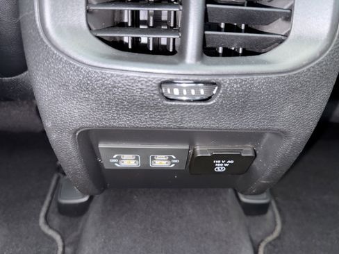 Used 2022 Jeep Cherokee Limited image 27