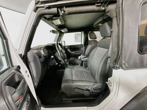 Used 2012 Jeep Wrangler Sport AWD/4WD image 13