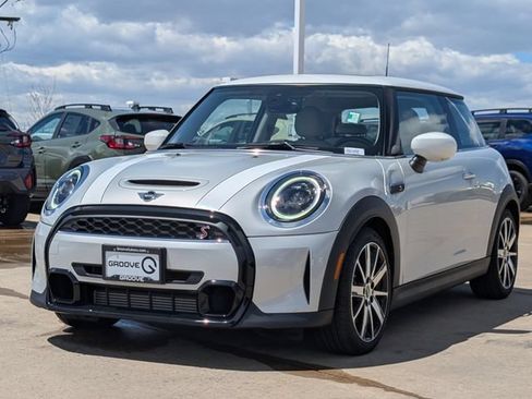 Used 2023 MINI Cooper S w/ Signature Upholstery Package FWD image 9
