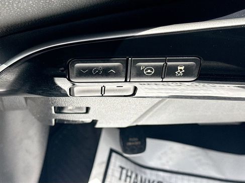 Used 2019 Toyota Prius LE image 11