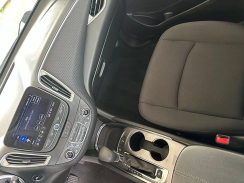 Used 2025 Chevrolet Malibu LT FWD image 24